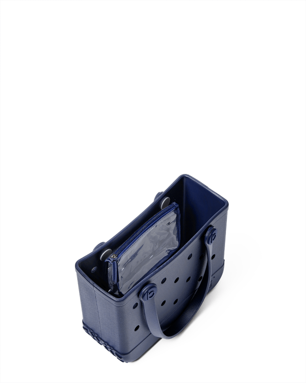 BITTY02_AZU01_C_8d3d494c-25bc-4546-998b-a670498ff112